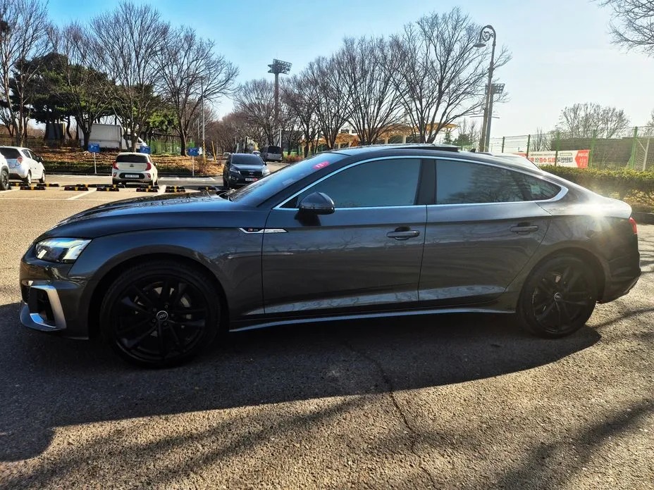 Audi A5 4