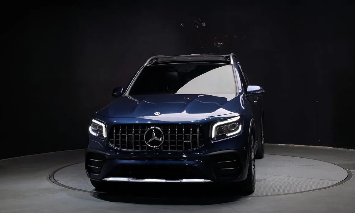 Mercedes-Benz GLB-Class 3