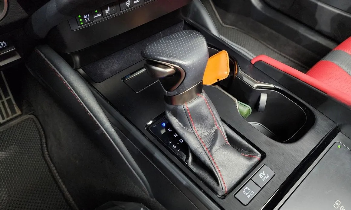 Lexus ES 9