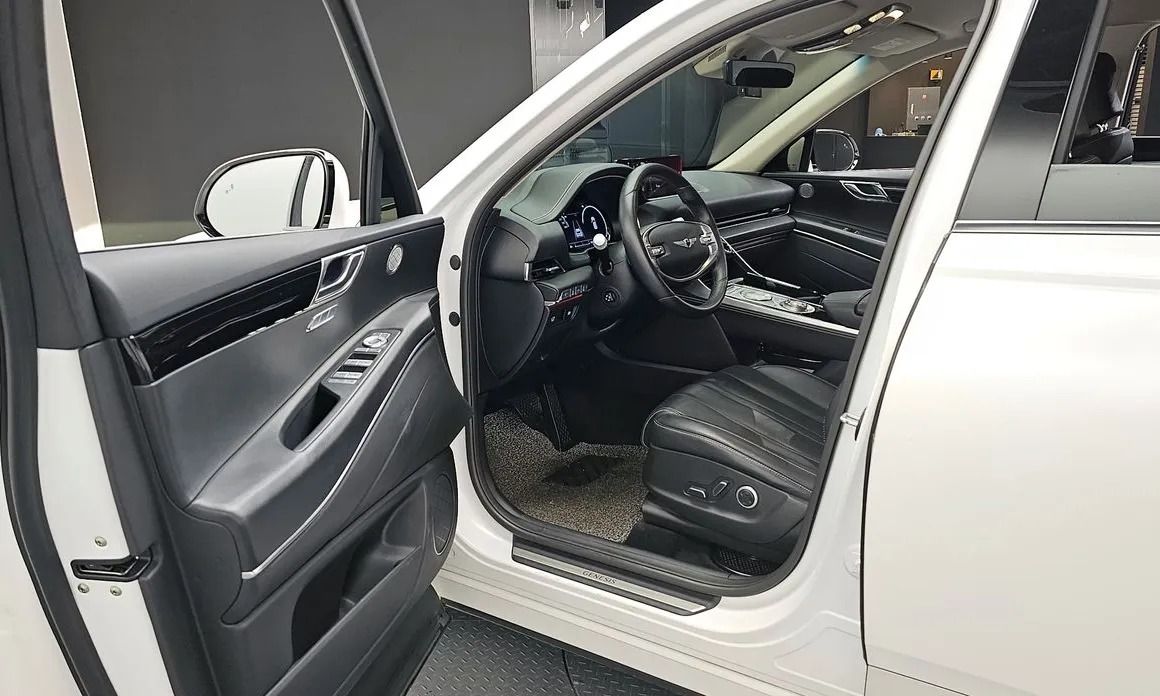 Genesis GV80 10