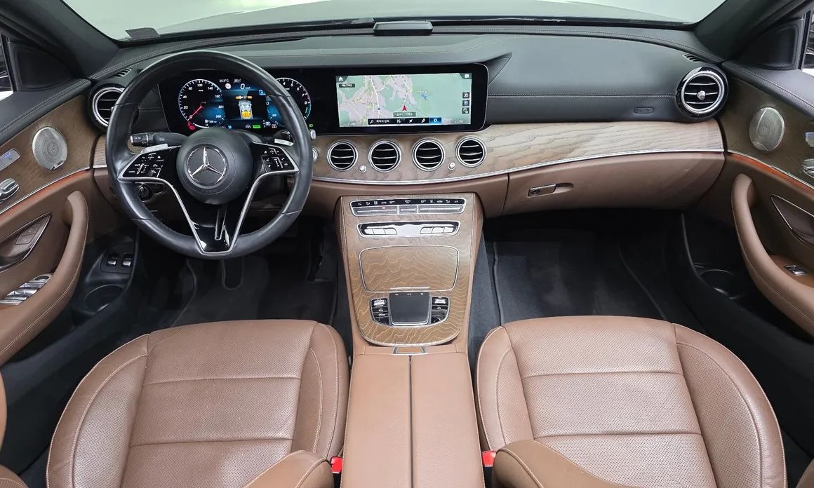 Mercedes-Benz E-Class 7