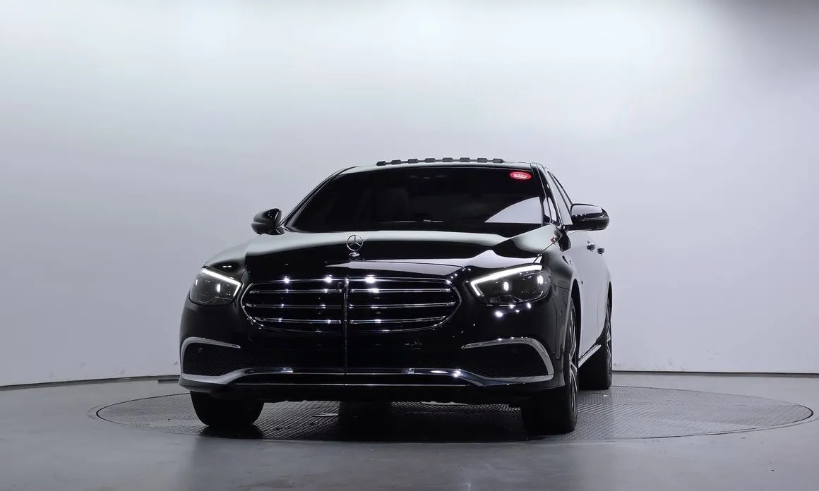 Mercedes-Benz E-Class 3