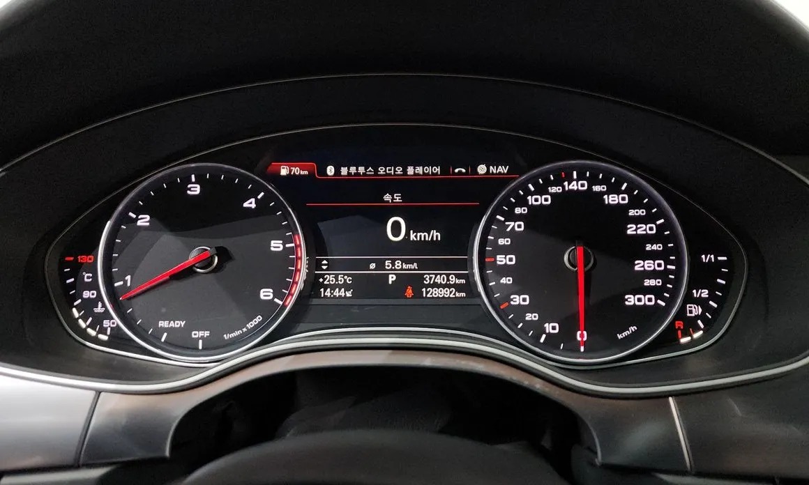Audi A6 8
