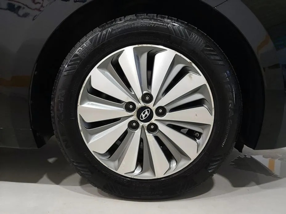 Hyundai Grandeur 5