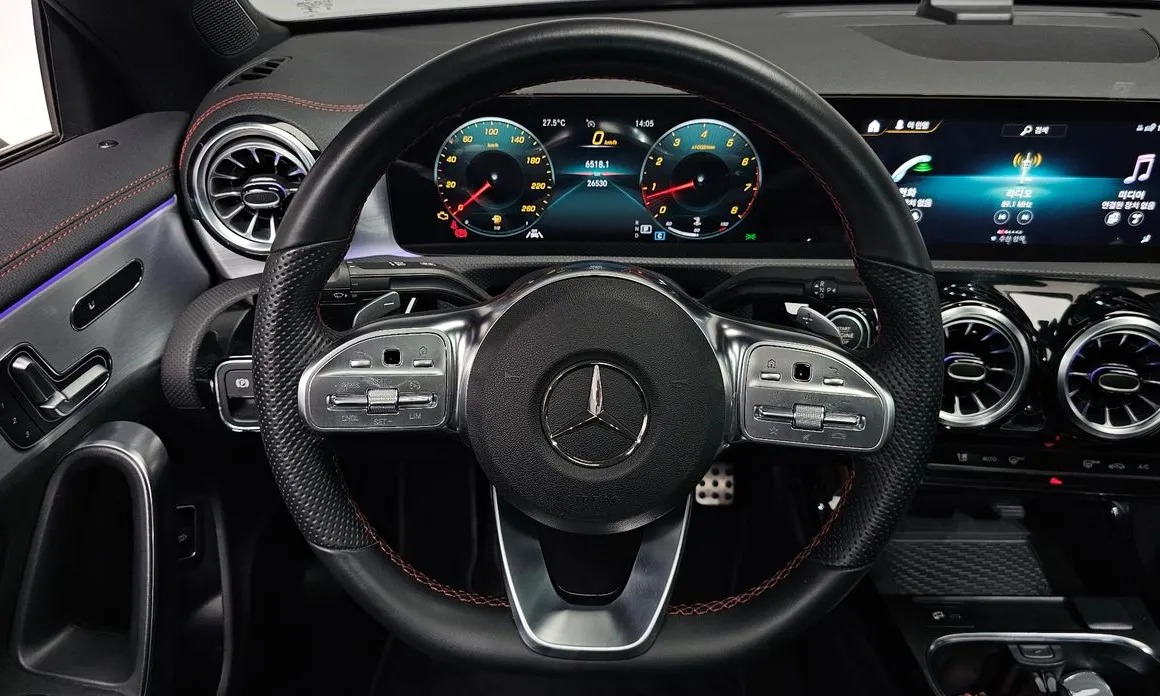Mercedes-Benz CLA-Class 13